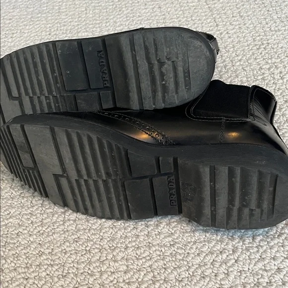 Authentic Prada boots - Picture 6 of 7
